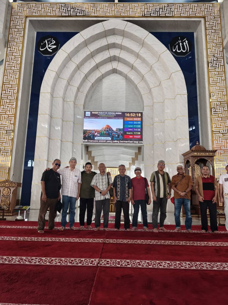Peserta di dalam Masjid 99 Kubah